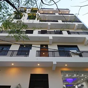 Hotel Airlift At Delhi Airport, New Delhi