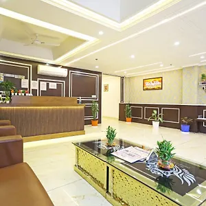 Decent - Delhi Airport **** Nova Deli