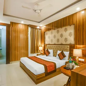 Almati - Near Delhi Airport Нью-Дели